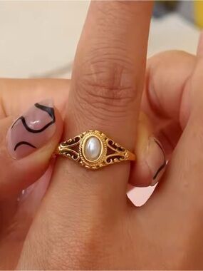 Pearl Ring 18K Gold Stainless Steel Size 8